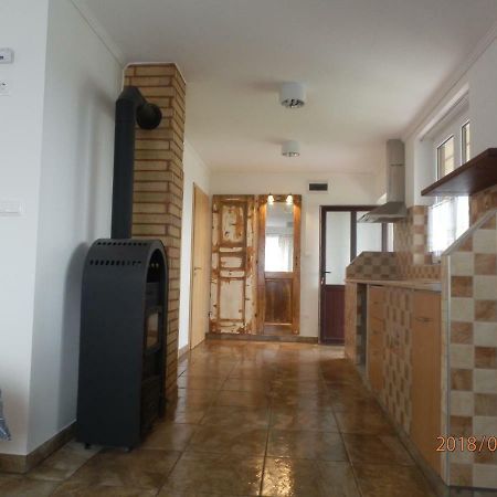 Flóra Vendégház Tass Extérieur photo